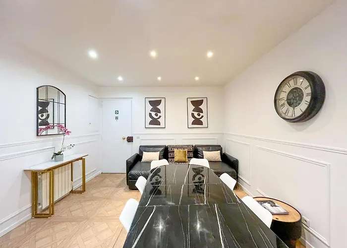 81 - Luxe Sebastopol