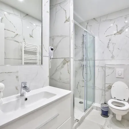 81 - Luxe Sebastopol Apartmán